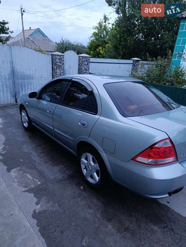 Седан Nissan Almera 2006 в Новом Буге
