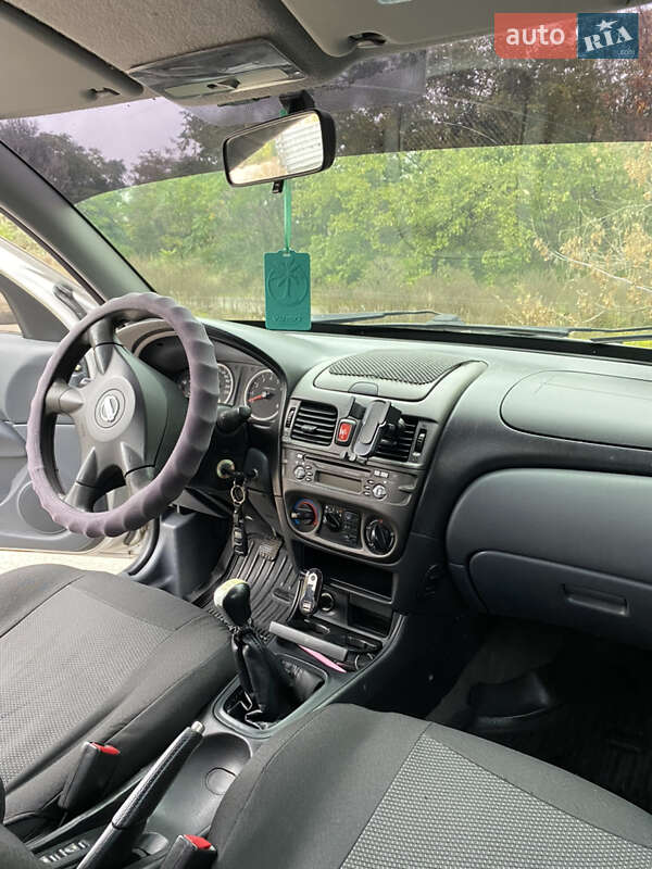 Хэтчбек Nissan Almera 2005 в Кременчуге