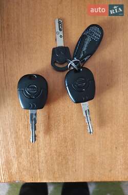 Хетчбек Nissan Almera 2003 в Бродах