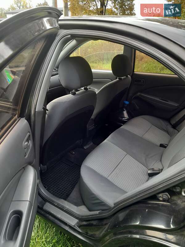 Седан Nissan Almera 2010 в Ужгороде фото 6 Седан Nissan Almera 2010 в Ужгороде