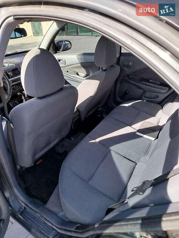 Седан Nissan Almera 2005 в Хмельницькому фото 21 Седан Nissan Almera 2005 в Хмельницькому
