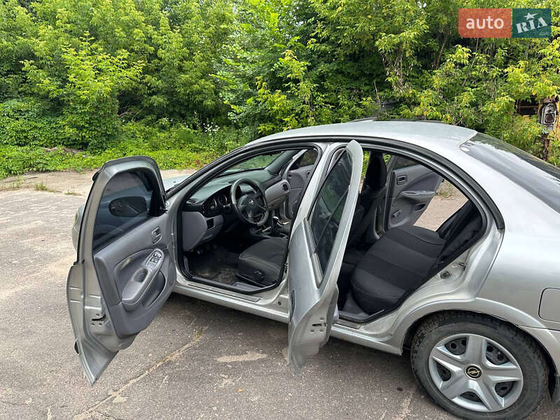 Седан Nissan Almera 2003 в Киеве