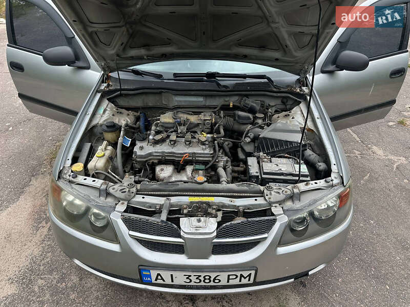 Седан Nissan Almera 2003 в Киеве