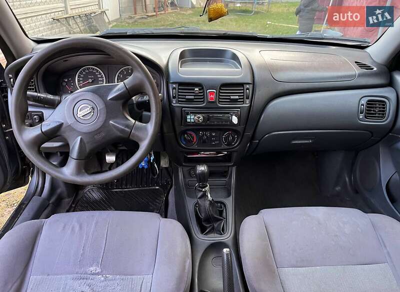 Седан Nissan Almera 2004 в Березному