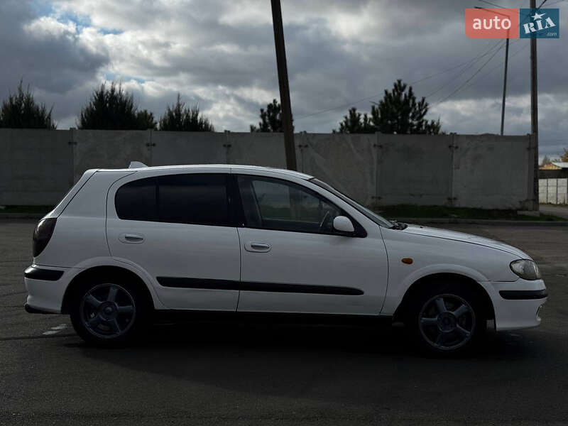 Хетчбек Nissan Almera 2002 в Одесі
