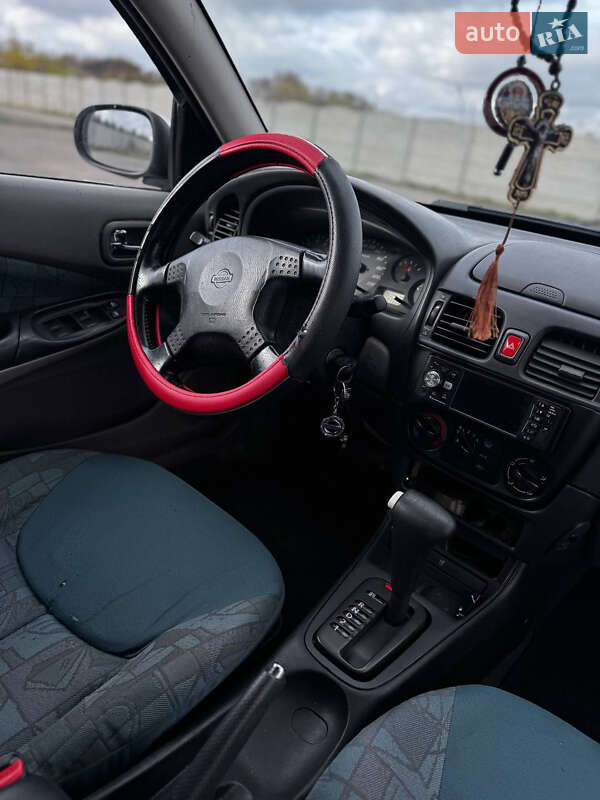 Хетчбек Nissan Almera 2002 в Одесі