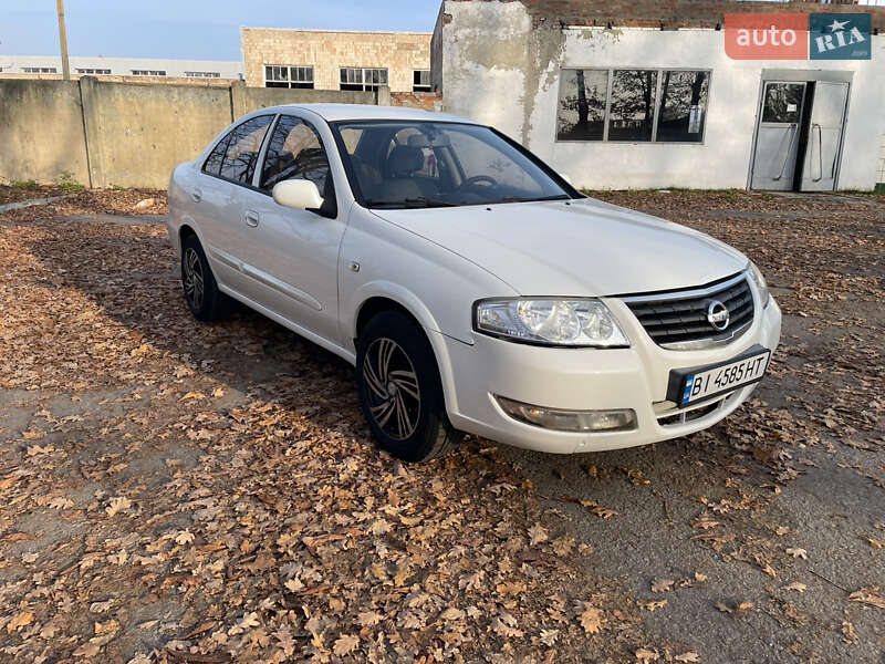 Седан Nissan Almera 2011 в Полтаве