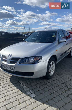 Хетчбек Nissan Almera 2003 в Чернівцях