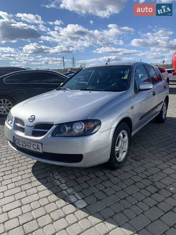 Хетчбек Nissan Almera 2003 в Чернівцях
