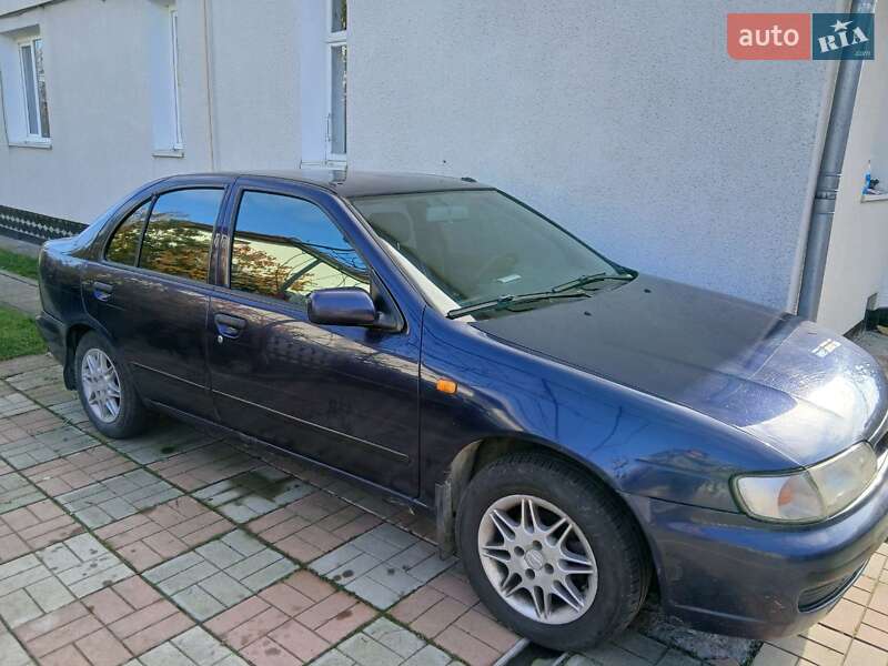 Седан Nissan Almera 1998 в Буске
