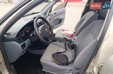Седан Nissan Almera 2007 в Днепре