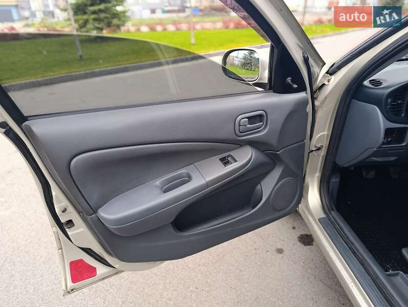 Седан Nissan Almera 2007 в Дніпрі