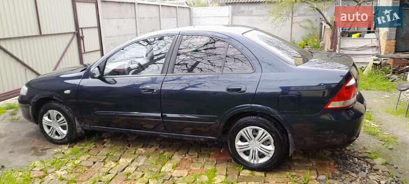 Седан Nissan Almera 2010 в Киеве