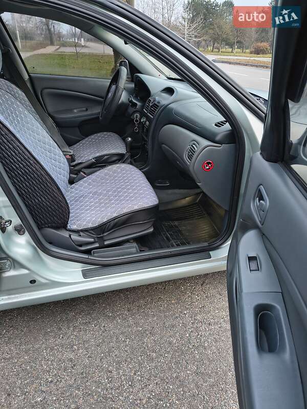 Седан Nissan Almera 2007 в Горишних Плавнях