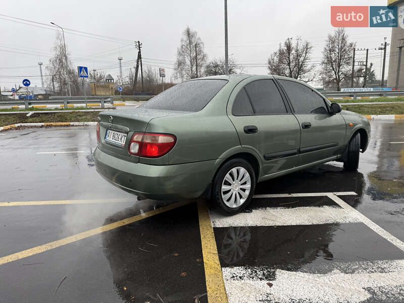 Седан Nissan Almera 2004 в Києві