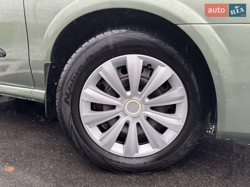 Седан Nissan Almera 2004 в Києві