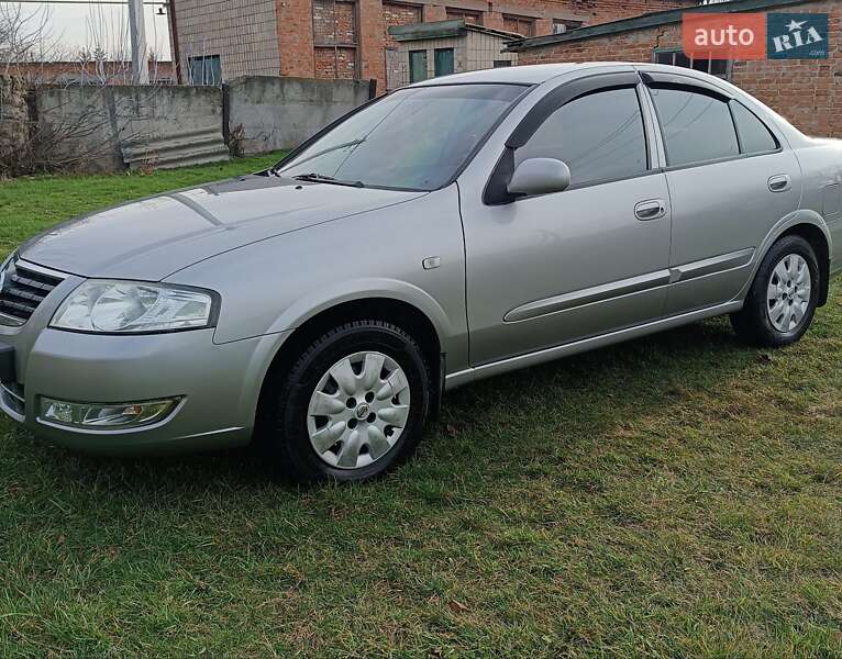 Седан Nissan Almera 2008 в Пирятине