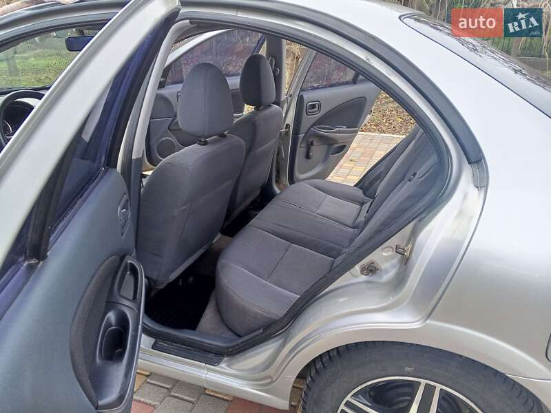 Седан Nissan Almera 2005 в Белгороде-Днестровском