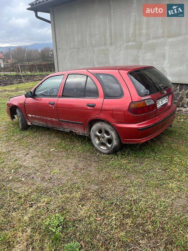 Хетчбек Nissan Almera 1996 в Коломиї