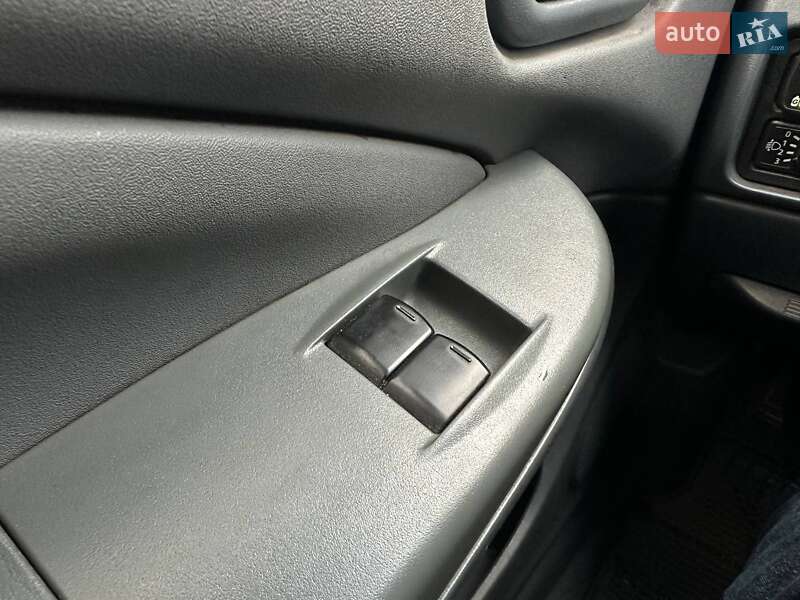 Седан Nissan Almera 2006 в Киеве фото 16 Седан Nissan Almera 2006 в Киеве