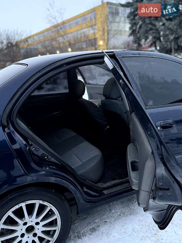 Седан Nissan Almera 2011 в Кропивницькому