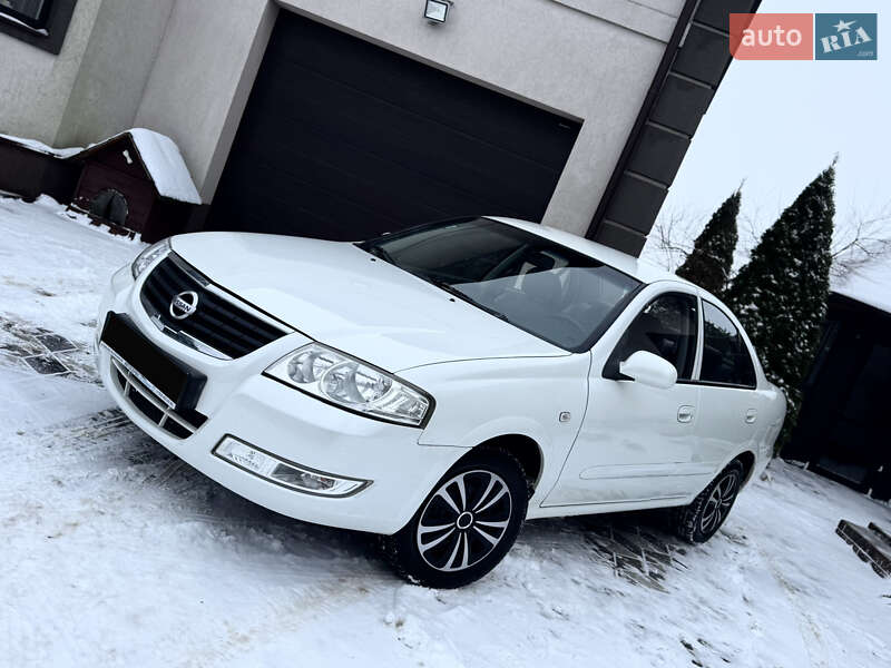 Nissan Almera 2012
