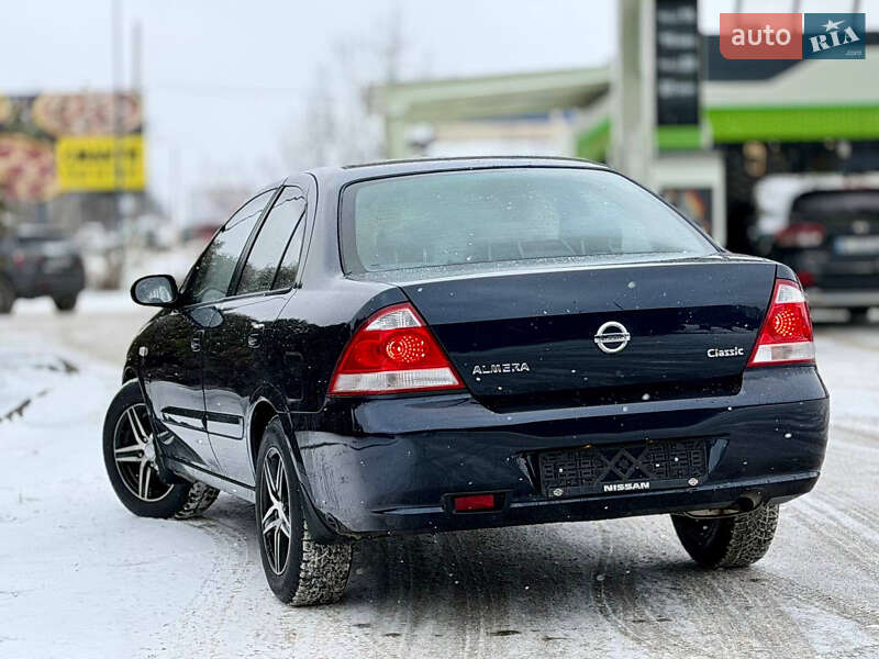 Седан Nissan Almera 2012 в Дрогобыче