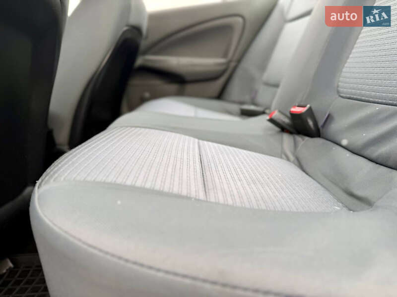 Седан Nissan Almera 2012 в Дрогобыче