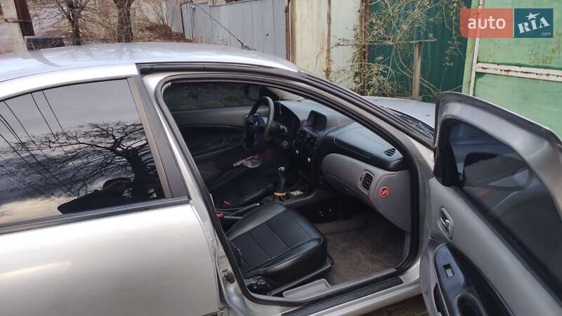 Седан Nissan Almera 2004 в Краматорске фото 9 Седан Nissan Almera 2004 в Краматорске
