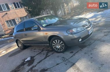 Хэтчбек Nissan Almera 2002 в Богуславе