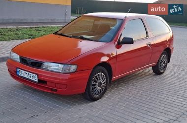 Хэтчбек Nissan Almera 1998 в Одессе