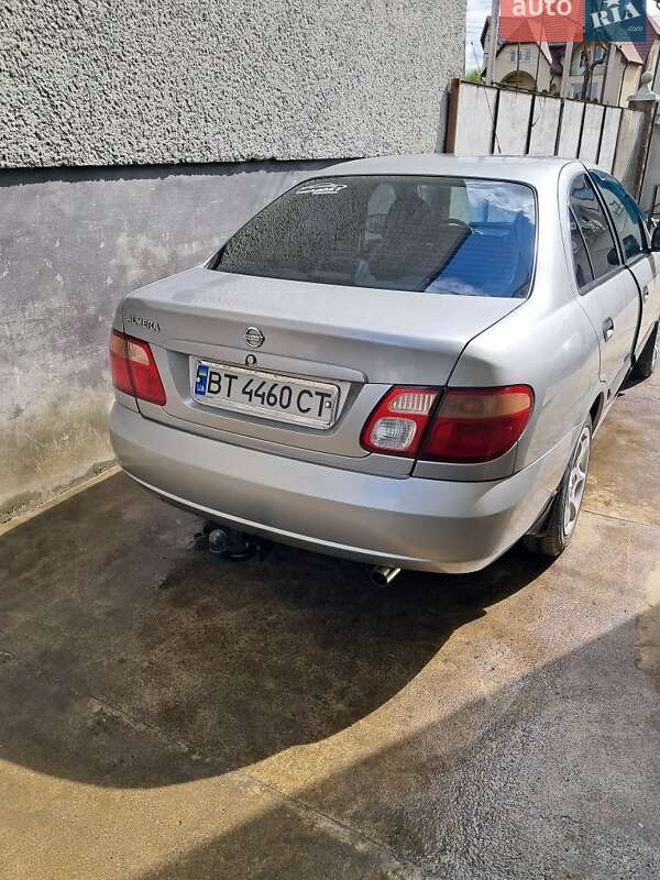 Nissan Almera 2004