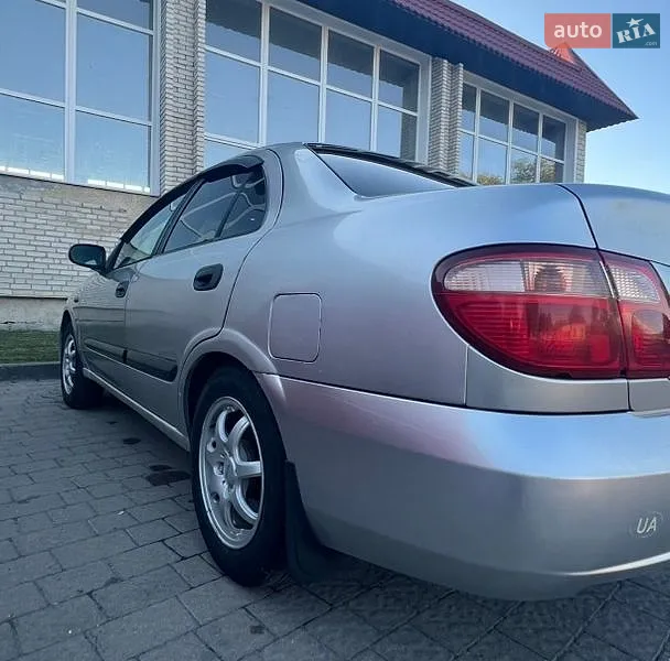 Nissan Almera