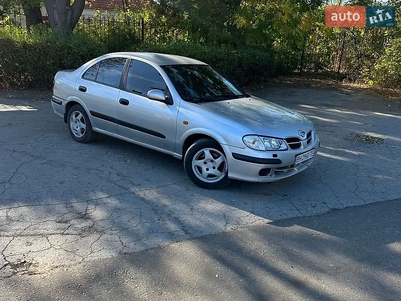 Nissan Almera 2001