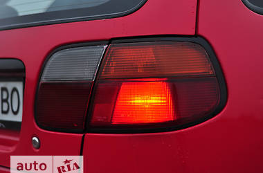 Хэтчбек Nissan Almera 1996 в 