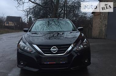 Седан Nissan Altima 2017 в Полтаве