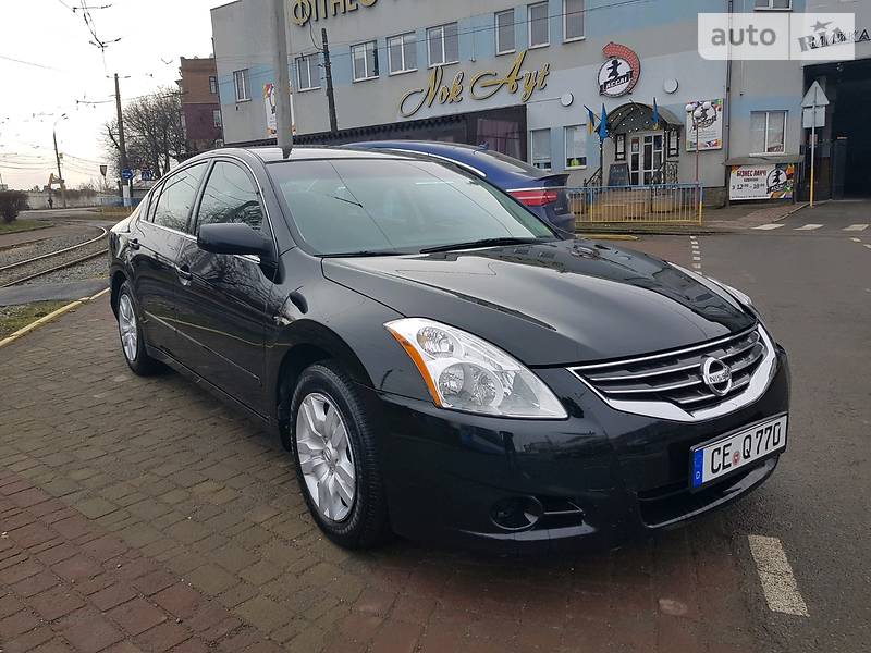 Седан Nissan Altima 2011 в 