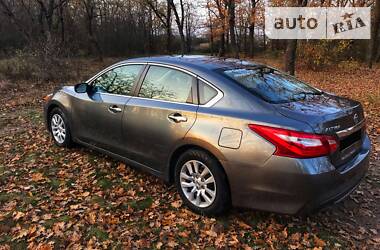 Седан Nissan Altima 2017 в 