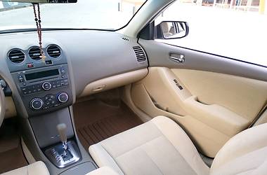 Седан Nissan Altima 2011 в 