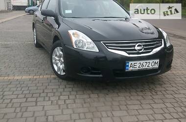 Седан Nissan Altima 2010 в Никополе