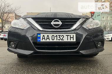Седан Nissan Altima 2018 в Киеве