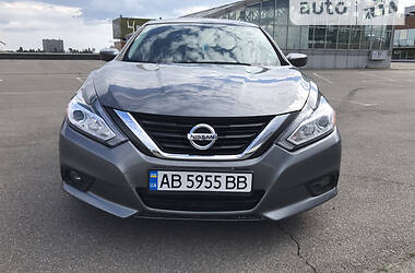 Седан Nissan Altima 2017 в Киеве