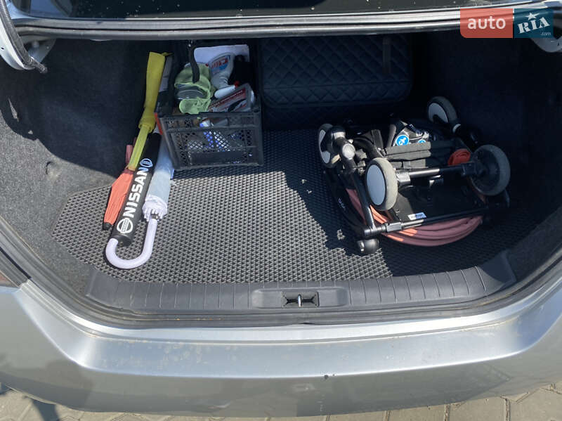 Седан Nissan Altima 2015 в Ивано-Франковске