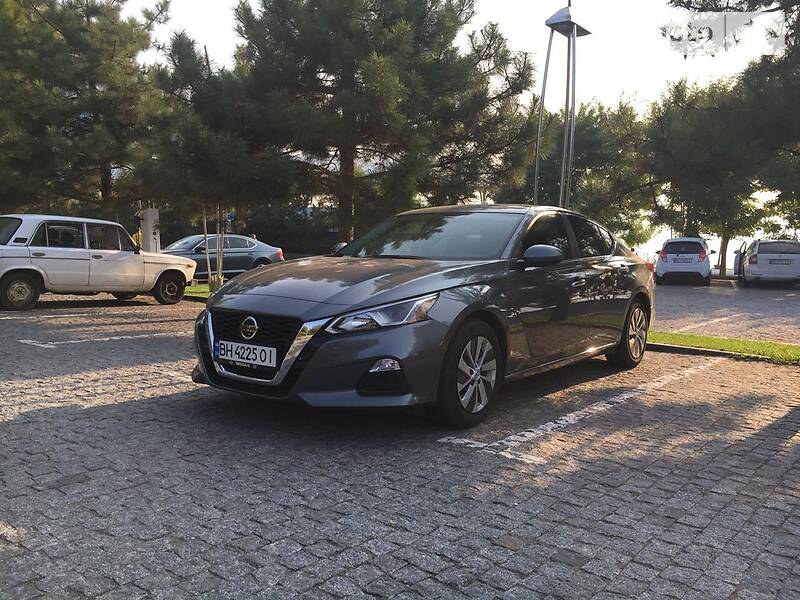 Седан Nissan Altima 2019 в Одесі
