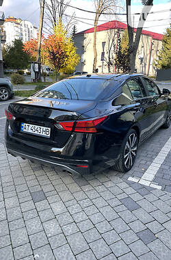 Седан Nissan Altima 2019 в Ивано-Франковске