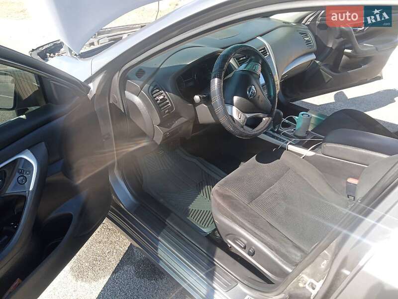 Седан Nissan Altima 2015 в Києві