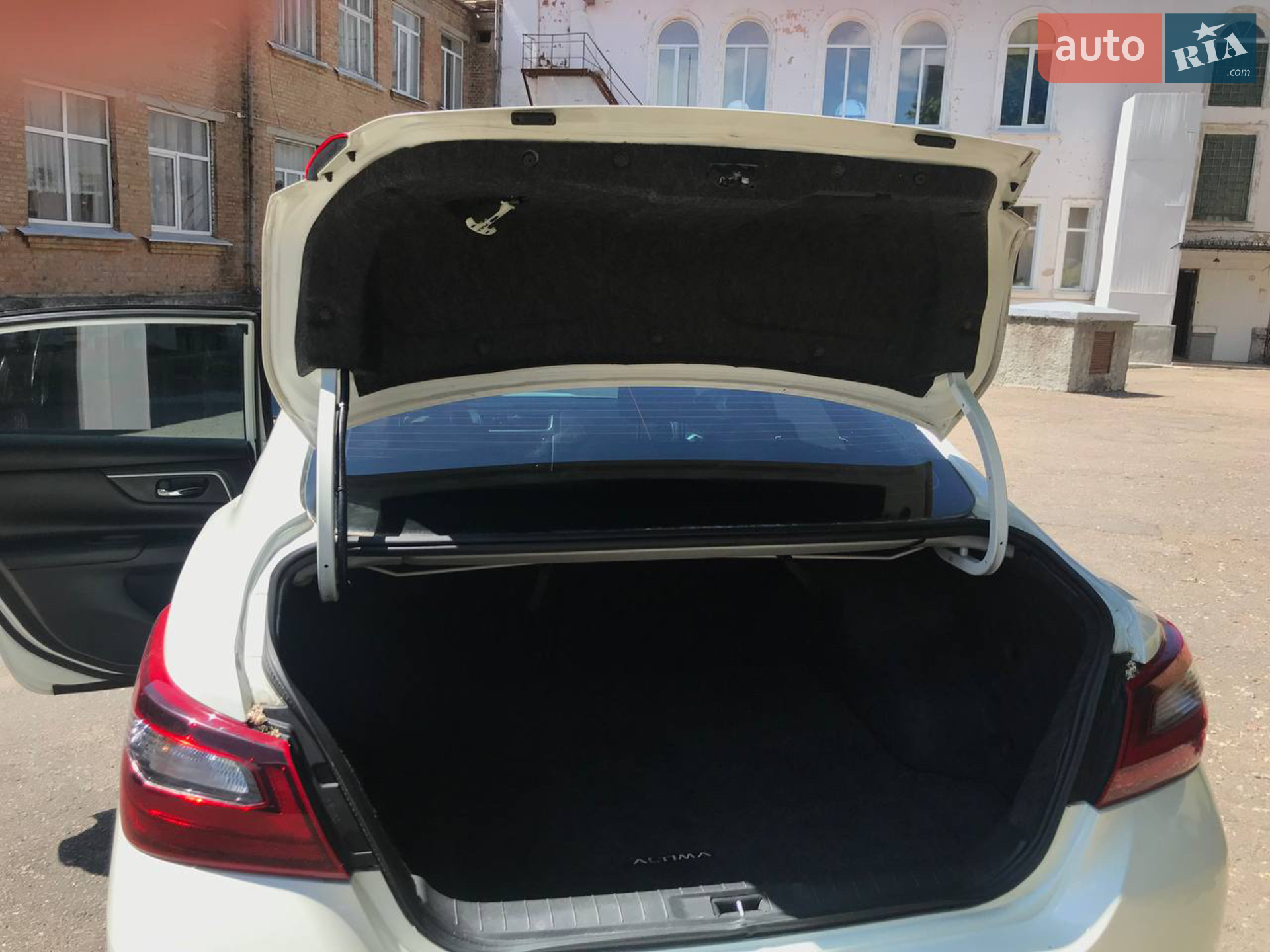 2018 Nissan Altima - мініатюра 16