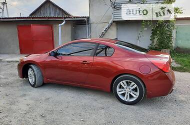 Купе Nissan Altima 2013 в Чорткові