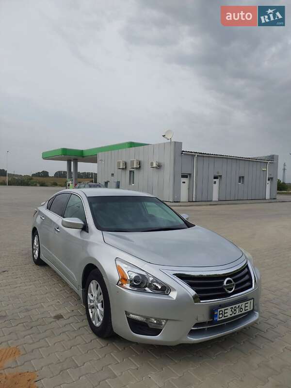 Седан Nissan Altima 2013 в Николаеве