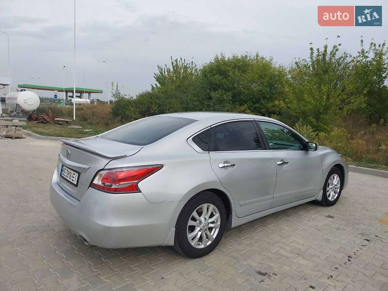 Седан Nissan Altima 2013 в Николаеве